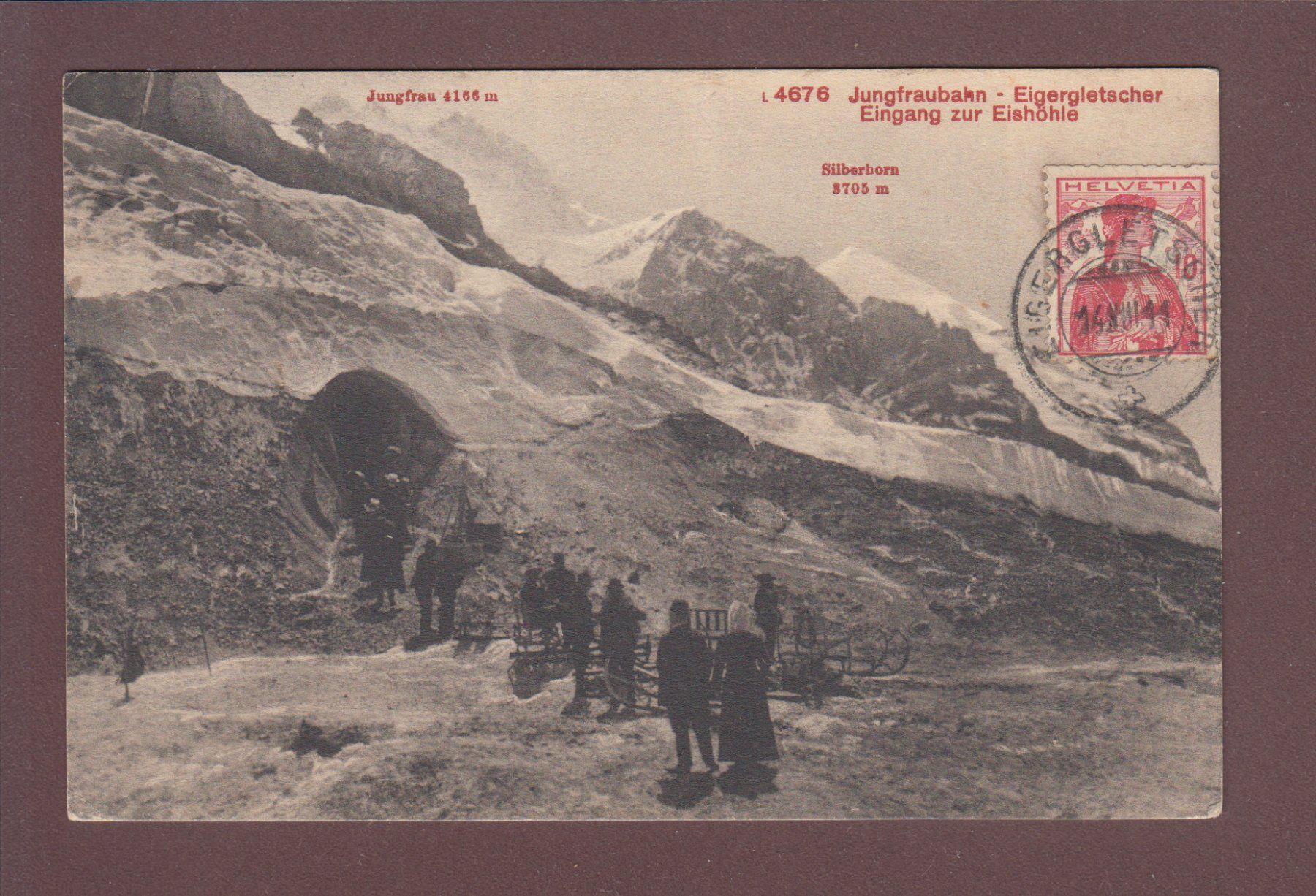 Cartoline postali: EIGERGLETSCHER - Eingang zur Eishöhle - Leute - 1911 – Usato da Pully venduto da nicecards