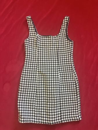 Kookai Minikleid Hahnentrittmuster schwarz weiss Grösse S