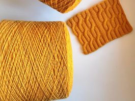 Kaschmir 15% Merino 85%, CLE zum Handstricken 480g mandarino