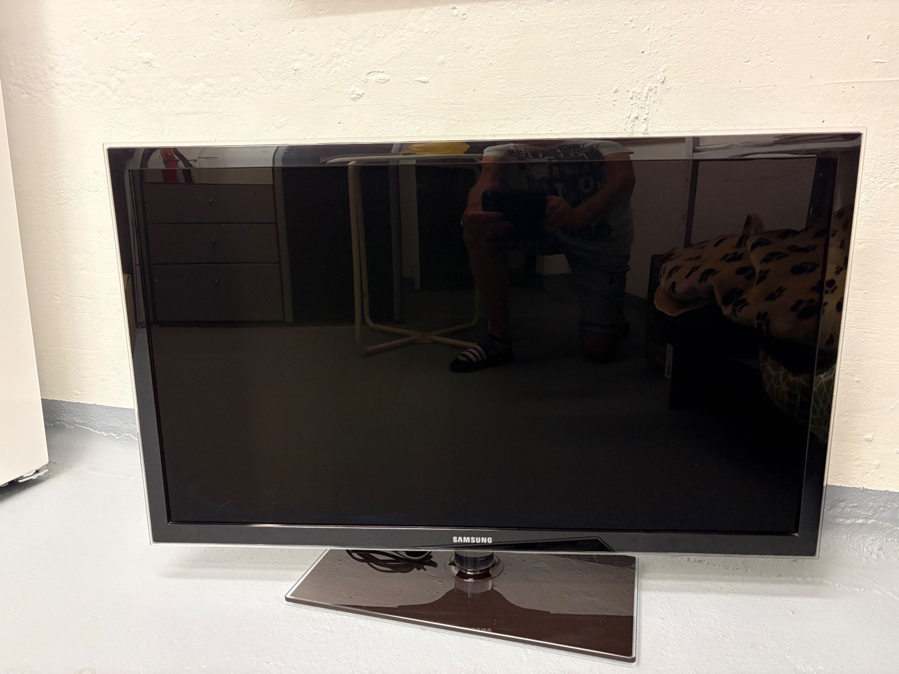 Samsung Fernseher: Fernseher 44" SAMSUNG – Gebraucht aus Schinznach Bad von curtis0