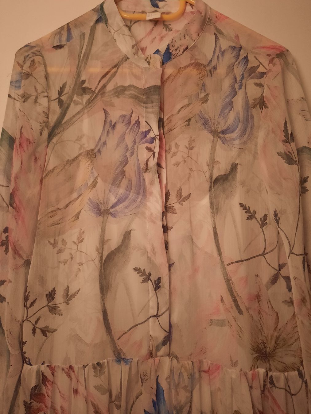 H&M Vestiti: Kleid H&M Blumenmuster Grösse 38 neuwertig – Nuovo (secondo la descrizione) da Ettingen venduto da Guggerin 1