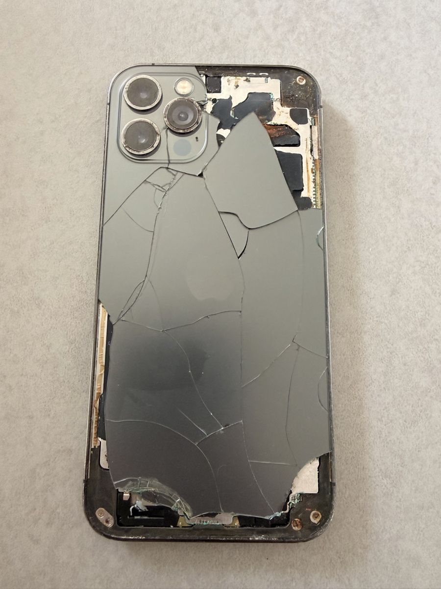 Apple Portables: iPhone 12 Pro – Défectueux à Pully par Valoudu42 2