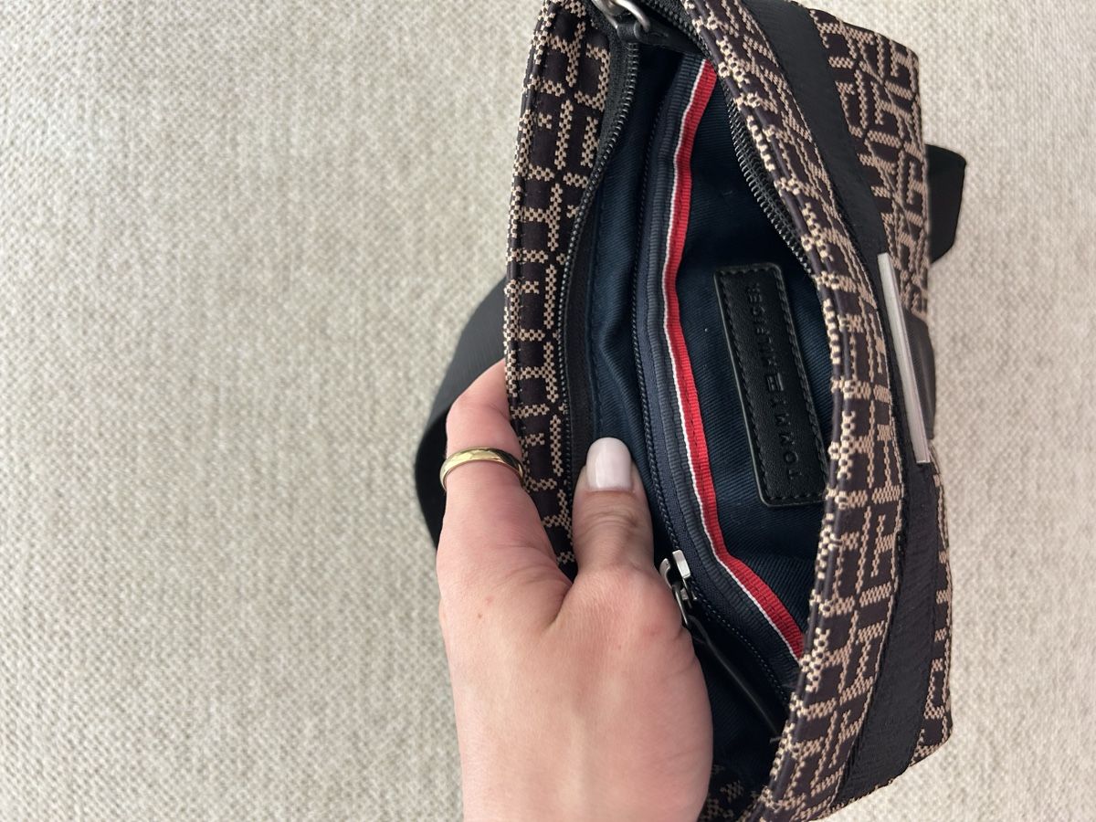 Tommy Hilfiger Sacs femmes: Tommy Hilfiger Tasche – D'occasion à Chur par faja7000 5