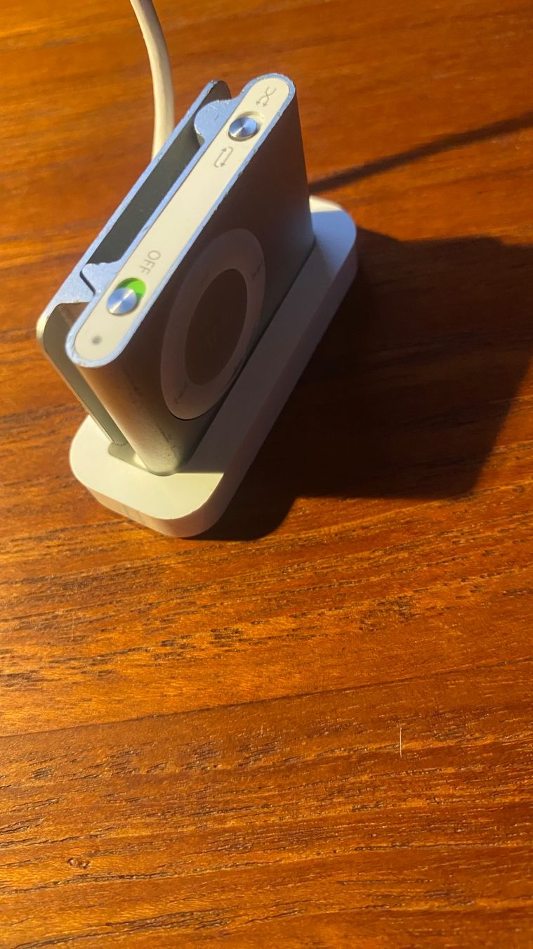 Apple Tragbarer Mediaplayer: IPOD MINI, Shuffle, 1GB, silber – Gebraucht aus Zürich von  4