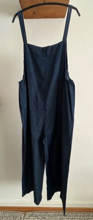 Jumpsuit/Latzhose aus leichter Baumwolle