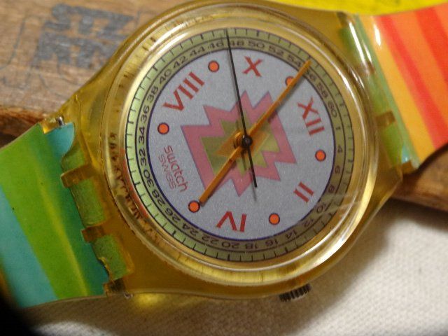 Swatch Montres: S-WATCH  SCHÖNE HERREN UHR,QUARTZ,SCHÖNE MODE,FARBE.LÄÜFT – D'occasion à zürich par ahmad01 6
