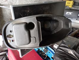 Helmfach / Tankabdeckung Sym Fiddle 3 125 ccm