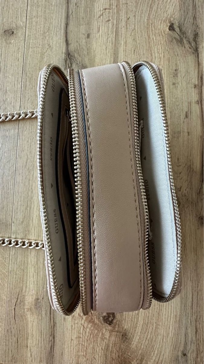 Guess Borse da donna: Guess Umhängetasche – Usato da Urdorf venduto da fairfashion 1