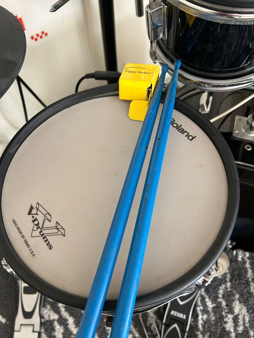 Alesis Instruments de musique: Kinder E-Drum Set mit Alesis DM5 – D'occasion à Winterthur par soundie 6