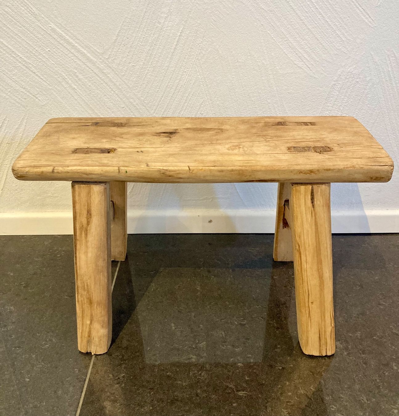 Sgabelli: Asiatischer alter kleiner Hocker – Usato da Richterswil venduto da 0207lifestyle 2