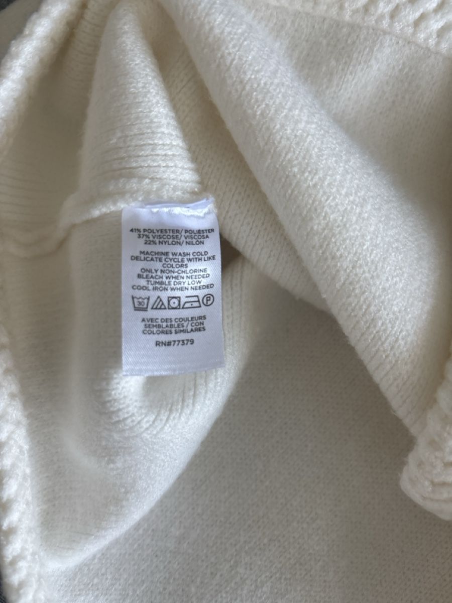Pullover & Sweatshirts: Elegant White Cardigan – Gebraucht aus Wollerau von Dolder23 2