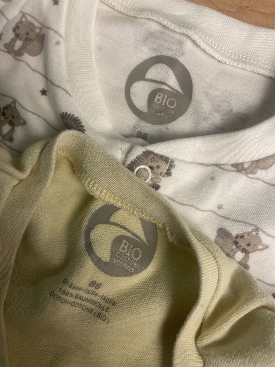 Migros Pigiama & Simili: 2 Bio Cotton Pyjamas eines Neu Gr. 86 – Usato da Obergerlafingen venduto da cabo4 1