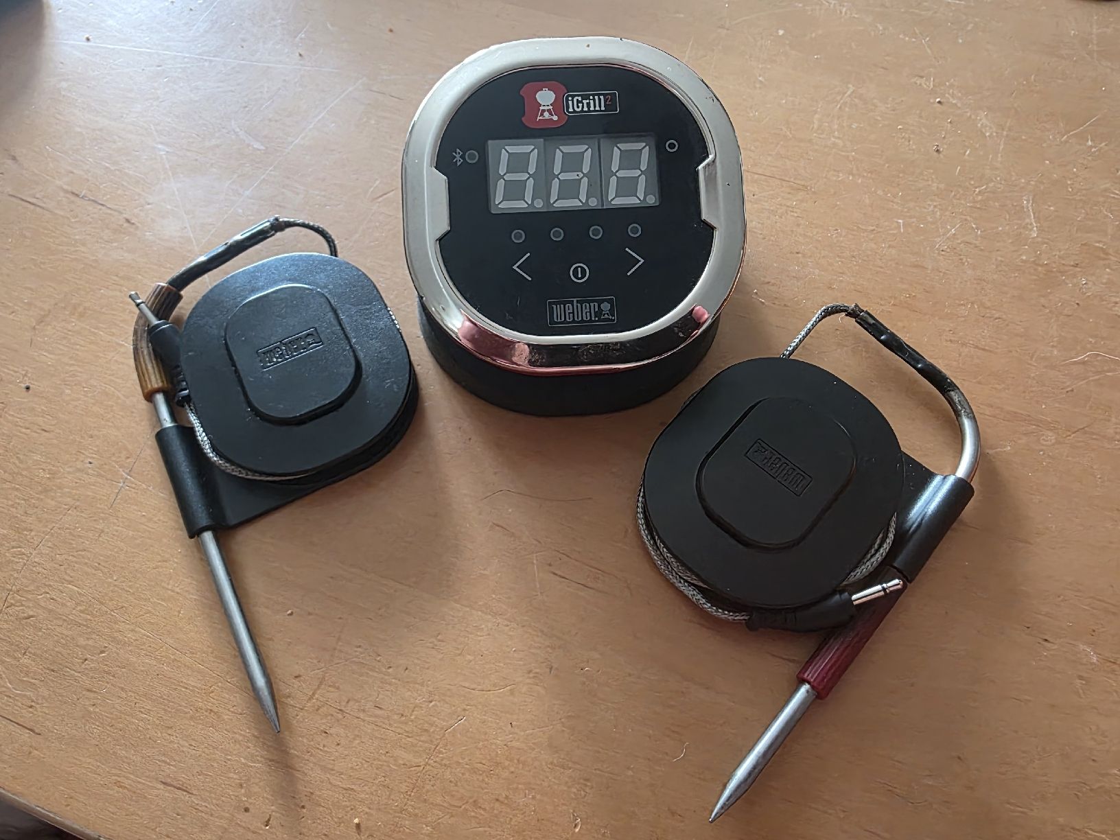 Weber Sonstiges für Haushalt & Wohnen: Weber iGrill  Grillthermometer mit 2 Sonden Bluetooth App – Gebraucht aus St. Pelagiberg von sirboss 1