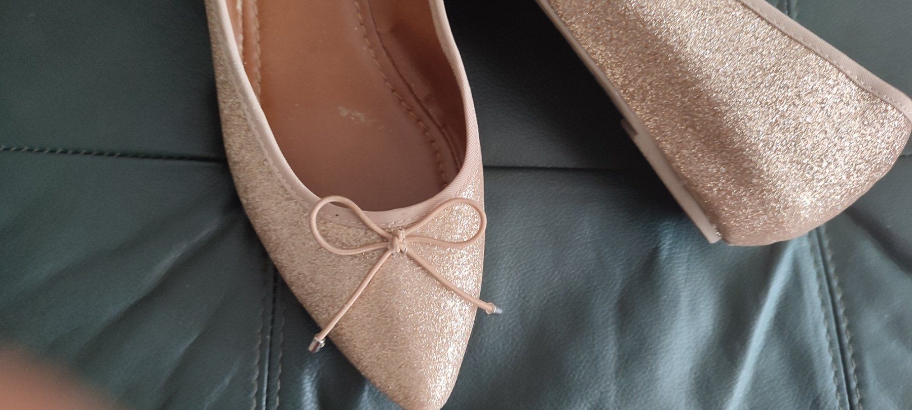 Scarpe da donna: Chaussures dorées – Usato da St-Cergue venduto da Neviana 1