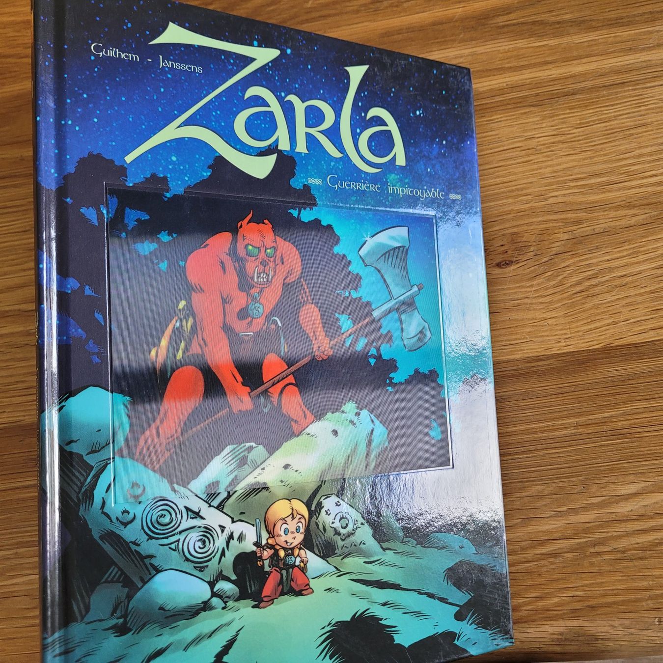 Fumetti: BD EO Zarla 1 Guerrière Impitoyable Couverture holographique – Usato da Biel/Bienne venduto da Destockweb 1