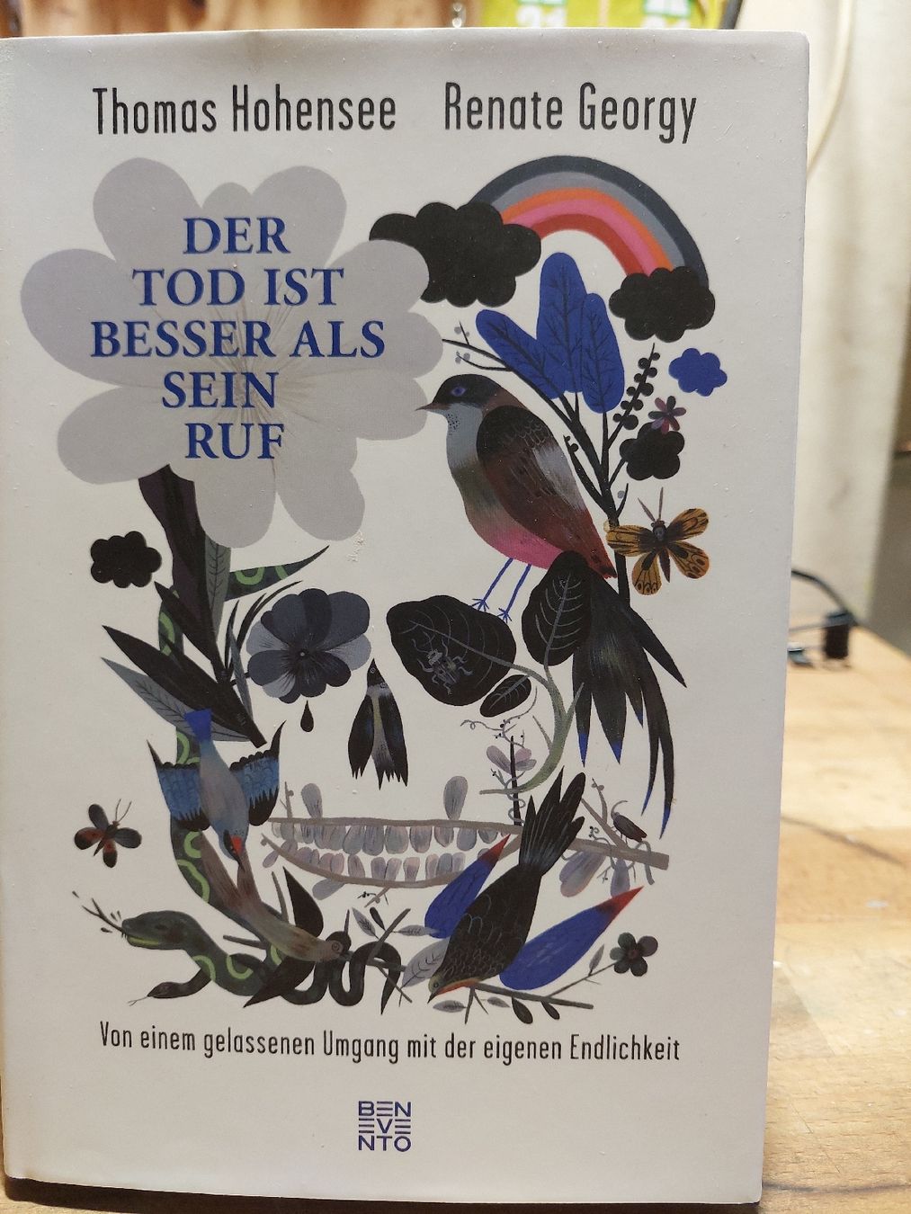 Libri: Buch: Der Tod ist besser als sein Ruf – Nuovo (secondo la descrizione) da Flaach venduto da maniv6