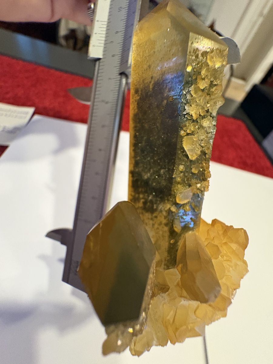 Minerali & Pietre curative: Gelber Quarz mit Limonith – Usato da Murten venduto da Tzaugg 4