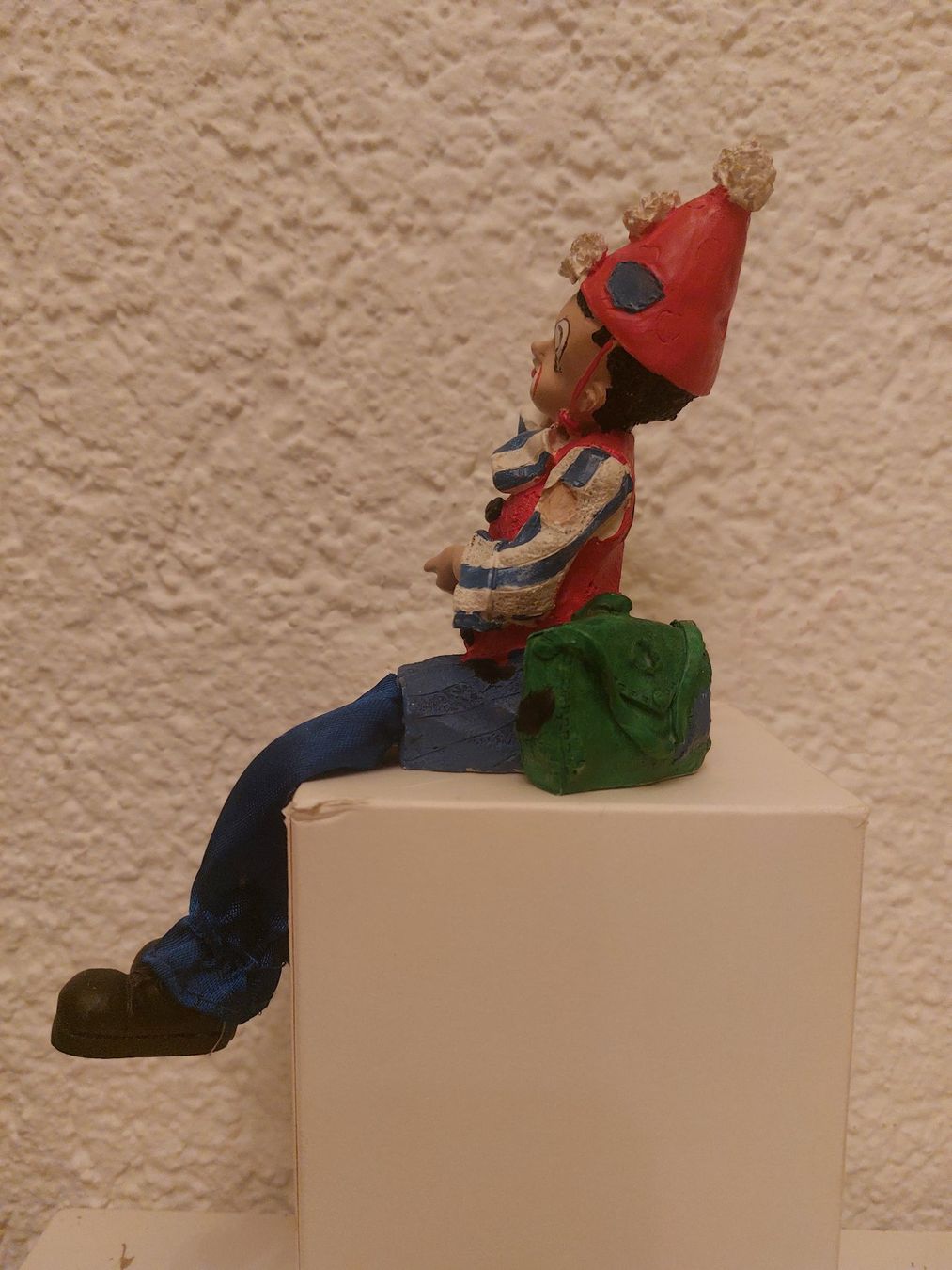 Statuette: Dekorative Clownfigur sitzend / Kantenhocker – Usato da Horgen venduto da Angel0010 2