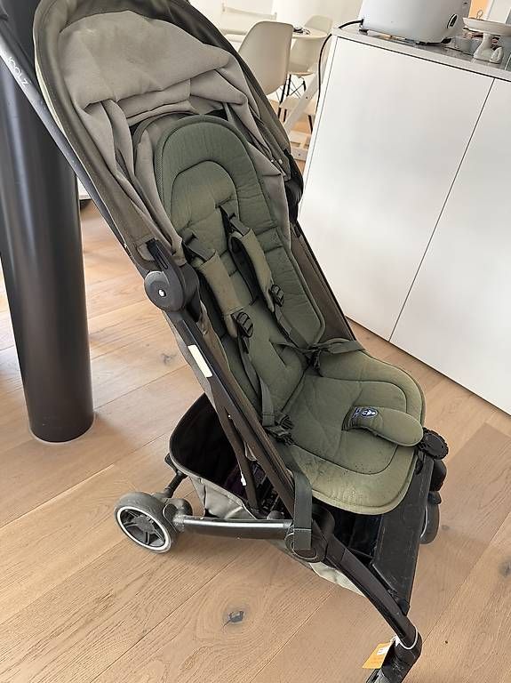 Joolz Kinderwagen: Joolz Kinderwagen (Buggy) – Gebraucht aus Ennetbürgen von Jvek 1