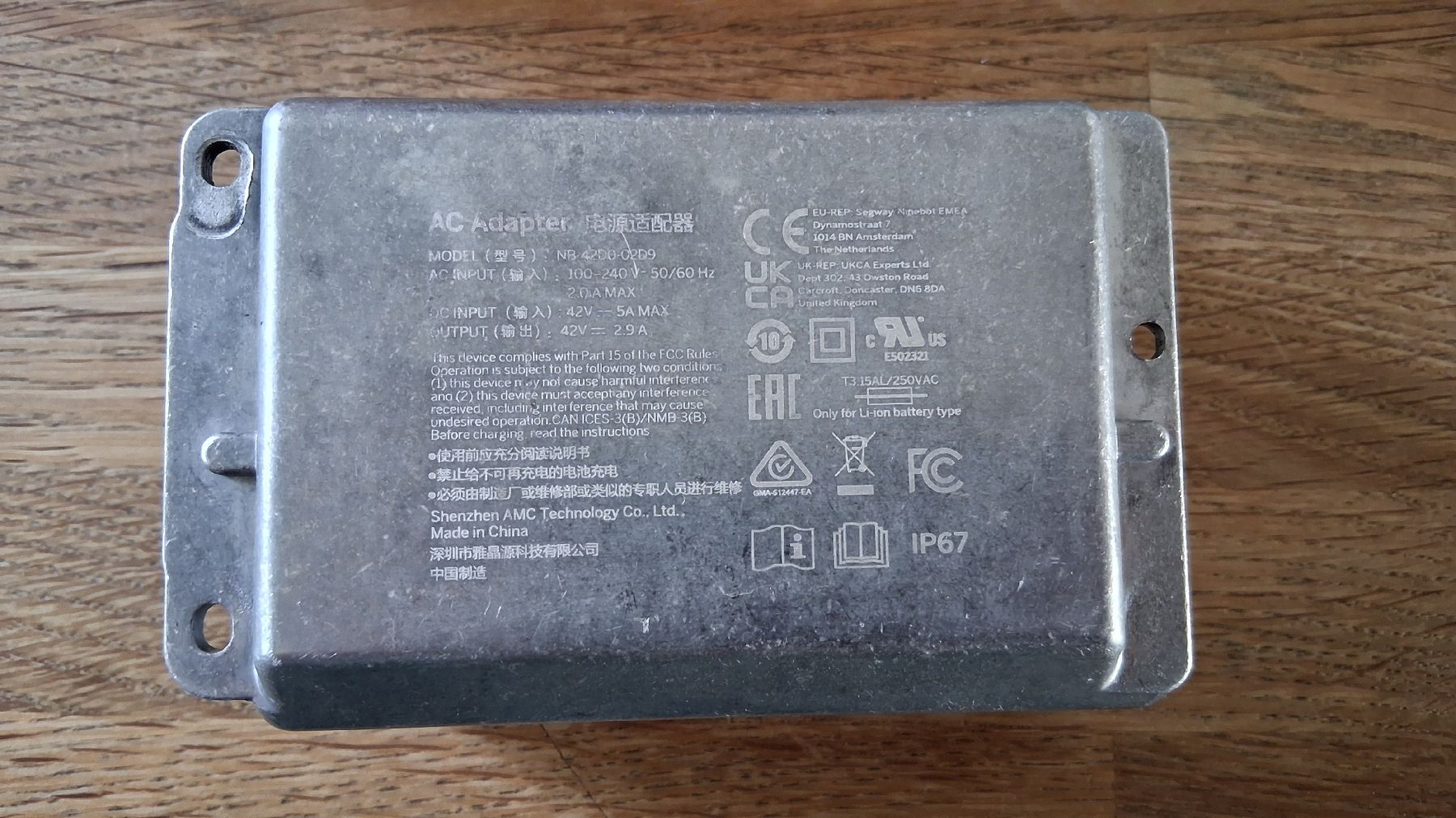 Batterieladegeräte: Ninebot Internes Ladegerät E-Scooter/ AC Adapter 42V 2.9A – Neu (gemäss Beschreibung) aus Neftenbach von Troper8