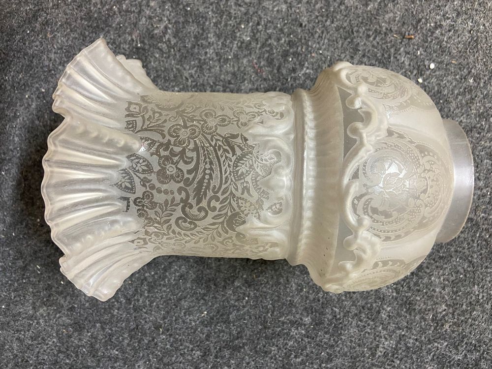 Vitre De Lampe à Pétrole Ancienne En Verre Ciselé - Style Calèche Vélo - French Antique