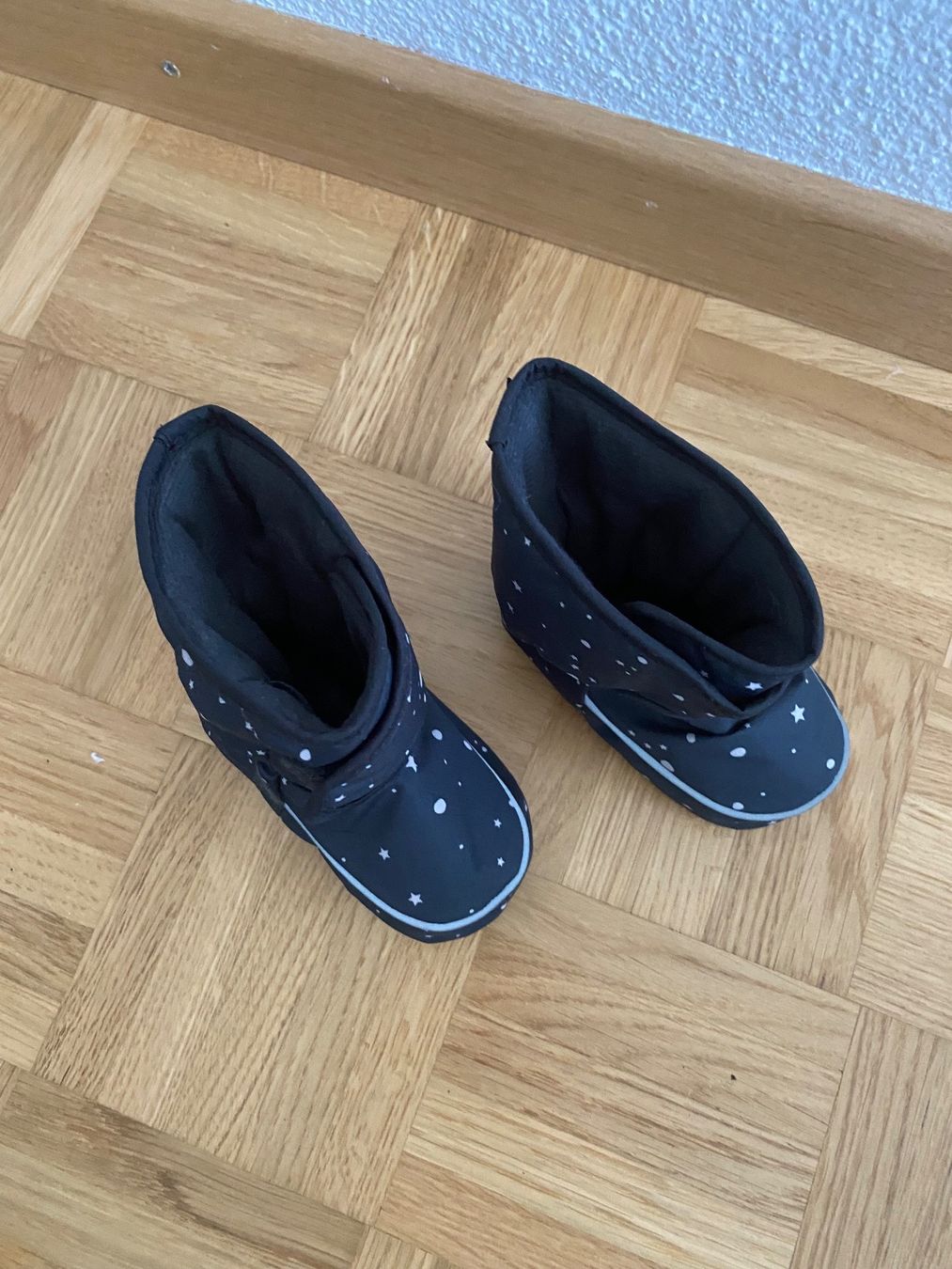 Scarpe per ragazzi: Baby Winterschuhe Grösse 16/18 – Usato da Zürich venduto da MaSte 1