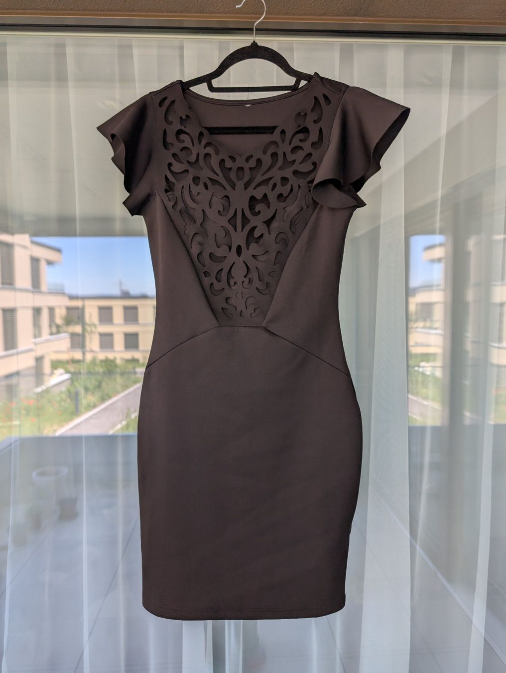 Vestiti: Schickes, figurbetontes, schwarzes Kleid mit Spitze, Gr. M – Usato da Birmensdorf ZH venduto da Nebuliane 1