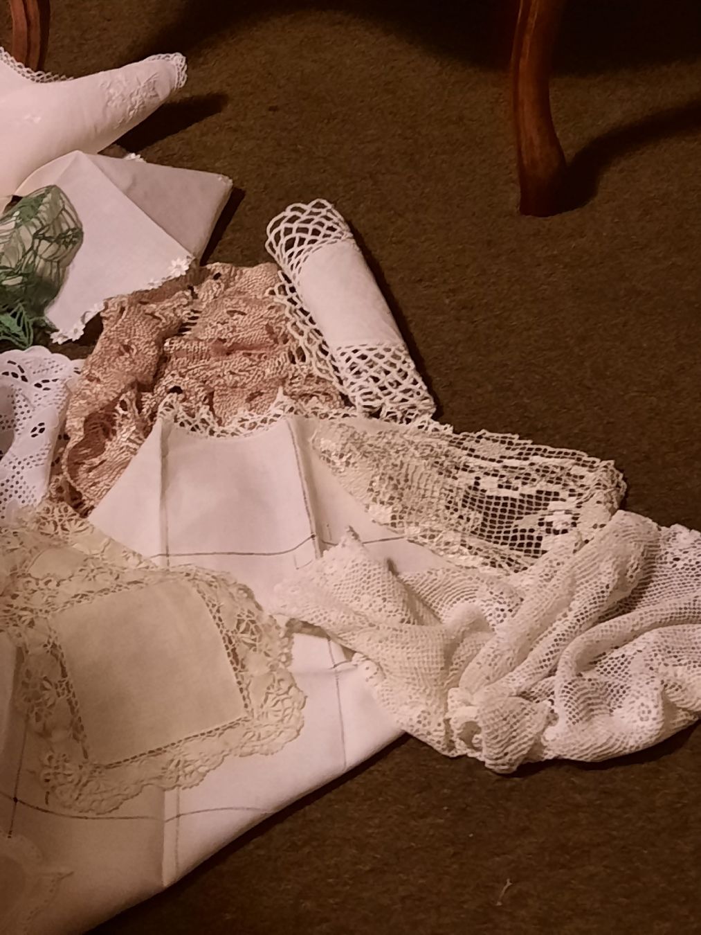 Altra biancheria da tavola: Alte Deckchen, Tischdecken, Läufer - Vintage Textilien! – Usato da Busswil BE venduto da balu37 4