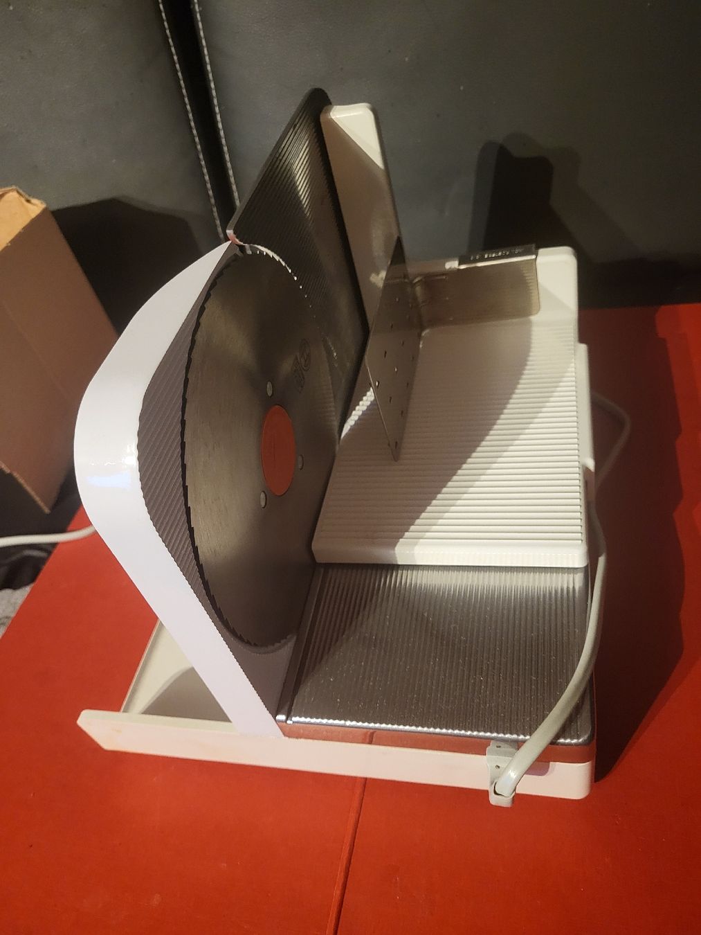 Bosch Küchengeräte: Trancheuse électrique Bosch, idéale pour vos charcuteries – Gebraucht aus Penthalaz von yve_wsq8 1