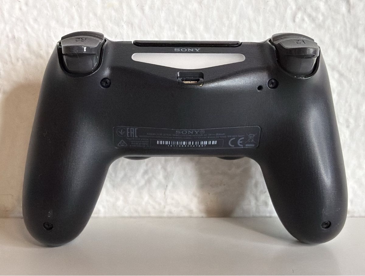 Sony Controller: PlayStation 4 Controller Black - Good Condition – Usato da Ehrendingen venduto da bubulence 1
