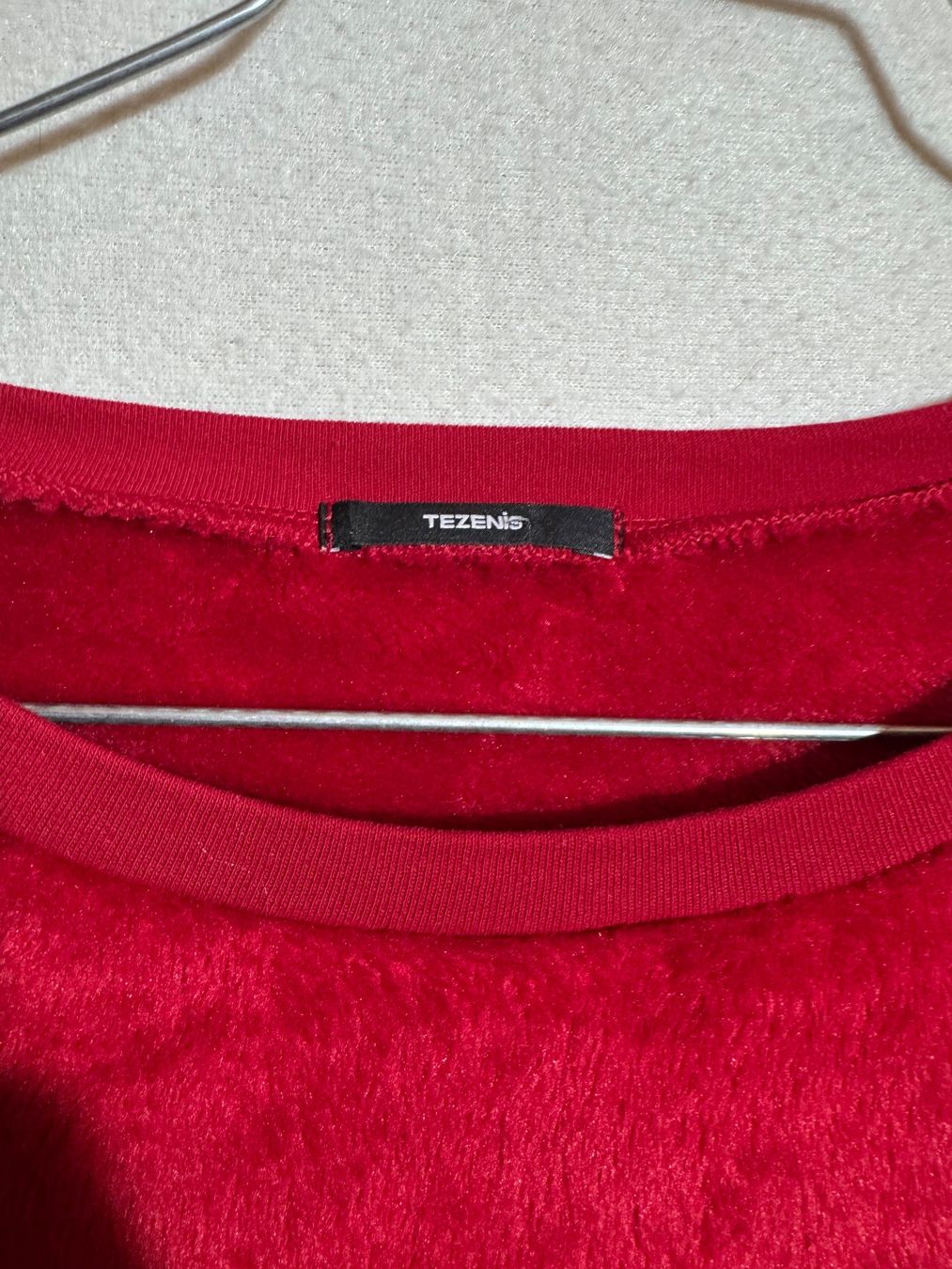 Tezenis Maglioni & Felpe: Flauschiger roter Weihnachts-Pullover von Tezenis ca Gr. L – Usato da Grosswangen venduto da second_hand_dress 1