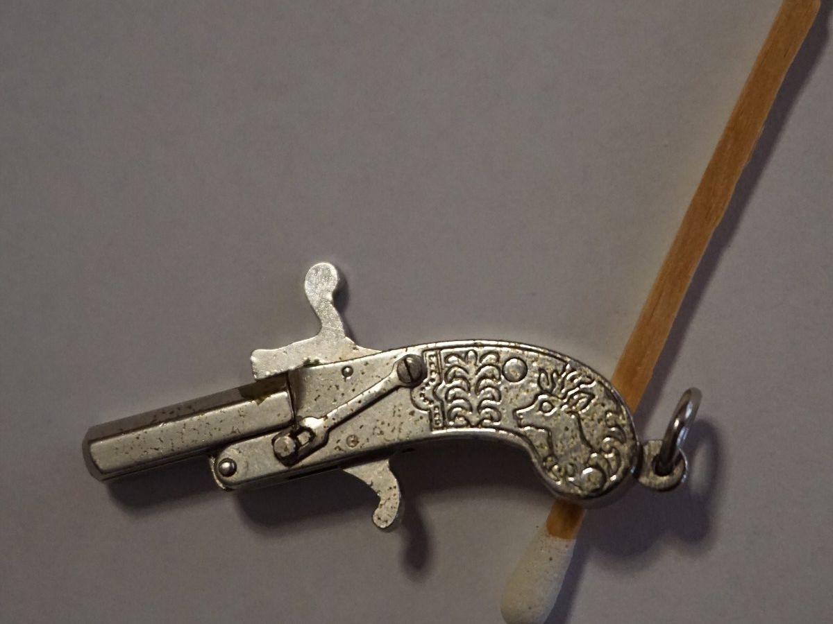 Schlüsselanhänger & - bänder: Porte clé pistolet décoratif miniature – Gebraucht aus Martigny von kabgayi 3