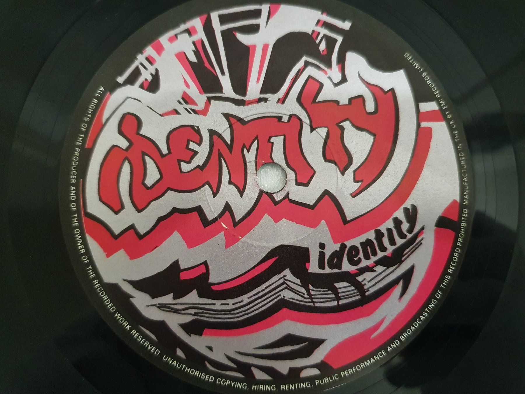 Dischi in vinile: Zee – Identity – Usato da Uster venduto da Vinyl-Leidenschaft 3