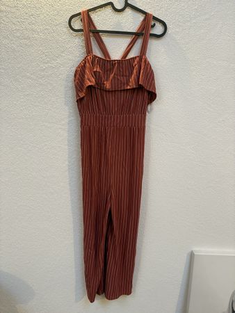 Sommerlicher Jumpsuit von Mango, Grösse S, gestreift.