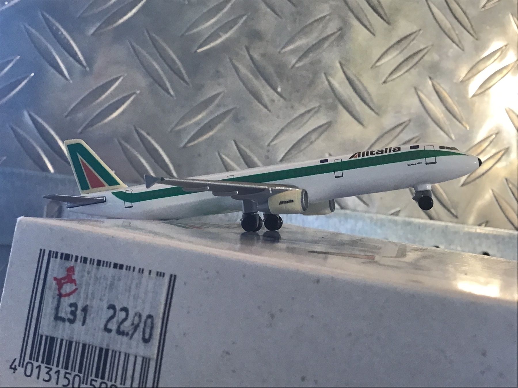 Herpa Modellbausätze & Standmodelle: HERPA ALITALIA AIRBUS A321 – Gebraucht aus Männedorf von Spezial-Modelle 2