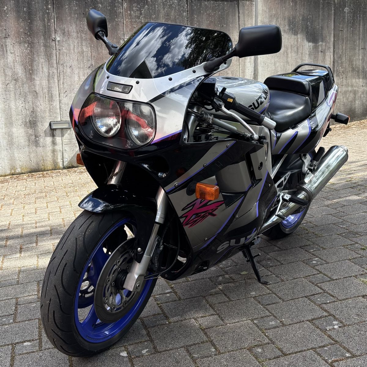 Suzuki Strada: Suzuki GSX-R 1100 1993 – Usato da Wahlen b. Laufen venduto da budo4242 4