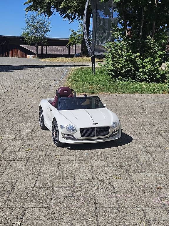 Fahrzeuge für Kinder: Elektroauto Kinderauto Bentley Continental weiss – Gebraucht aus Schachen b.Herisau von spectre01