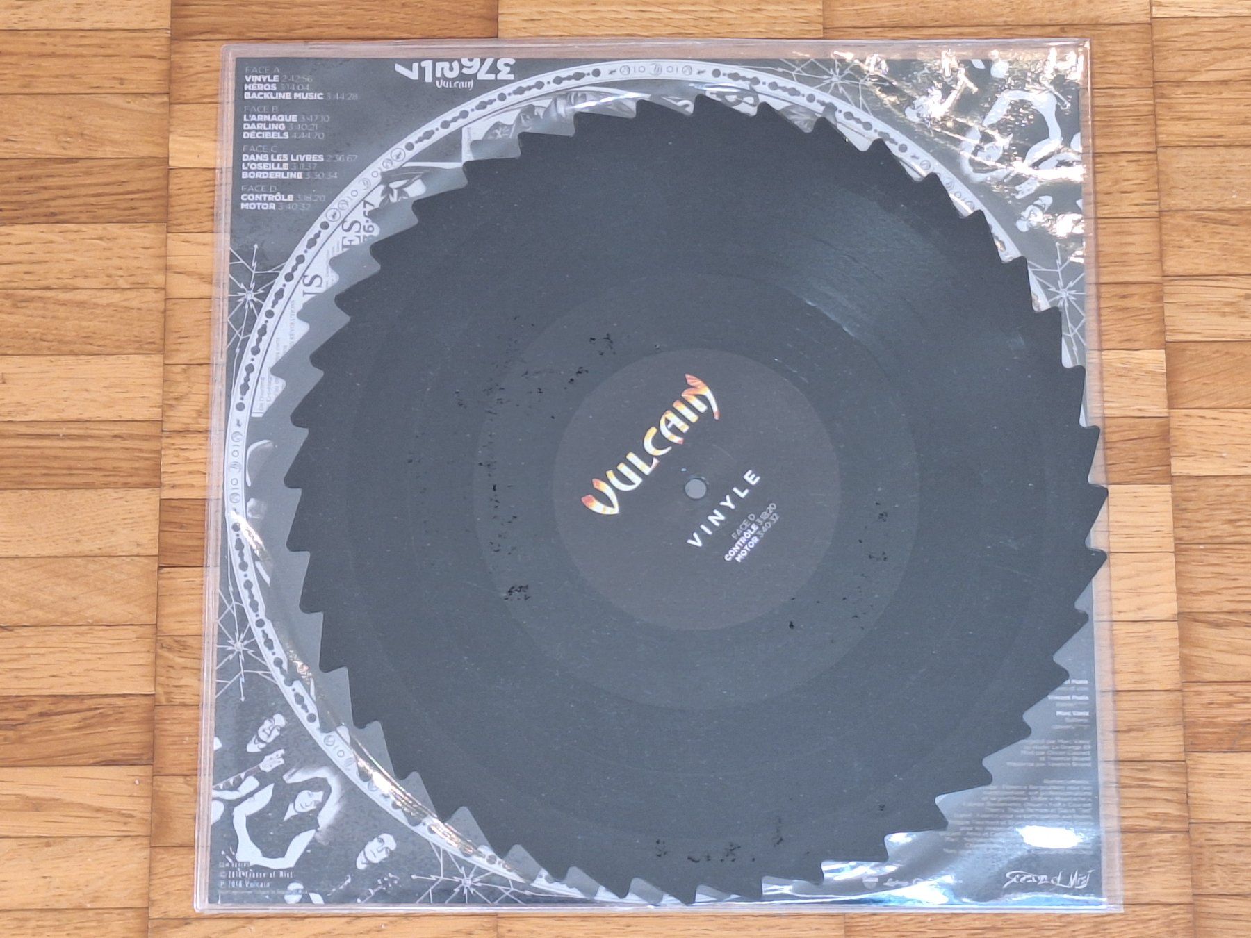 Schallplatten: Vulcain, Vinyle - 2x Shape Vinyl LP FR 2018 – Neu (gemäss Beschreibung) aus Oberentfelden von Musicud 1