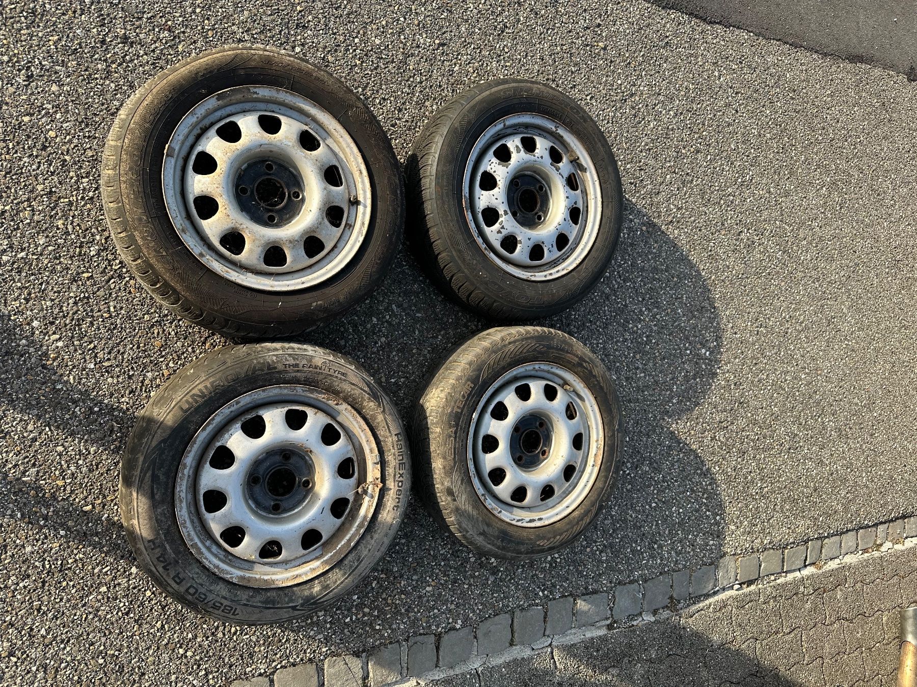 Volkswagen Pneus & Kompletträder: Golf 3 Stahlfelgen 4x100 – Gebraucht aus Glashütten von uel_m59p
