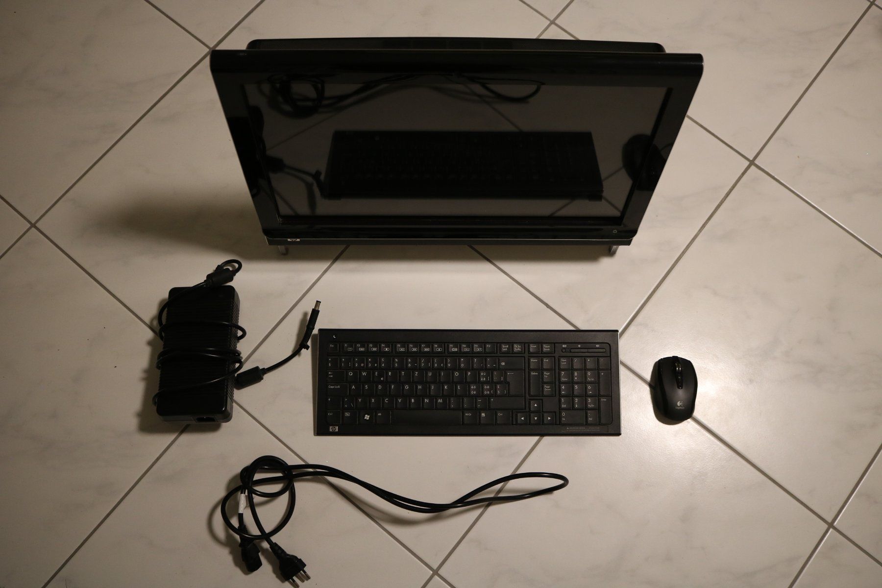 Hewlett Packard PC: HP IQ500 TouchSmart PC IQ522ch All in One Computer – Usato da Rickenbach b. Wil venduto da Byby7 9