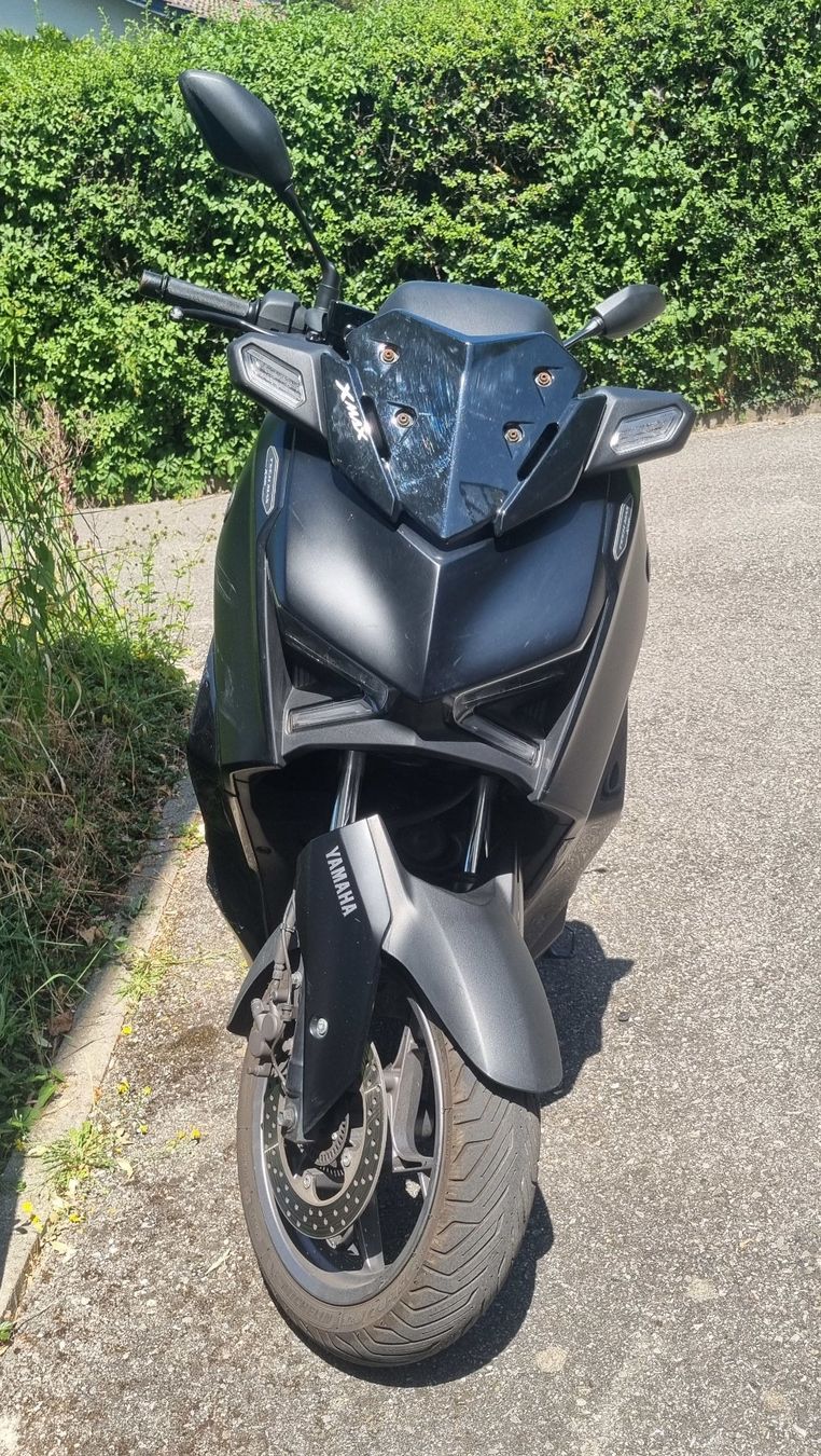 Yamaha Scooters: SCOOTER YAMAHA XMAX 125 TECH MAX – D'occasion à Versoix par gilles10