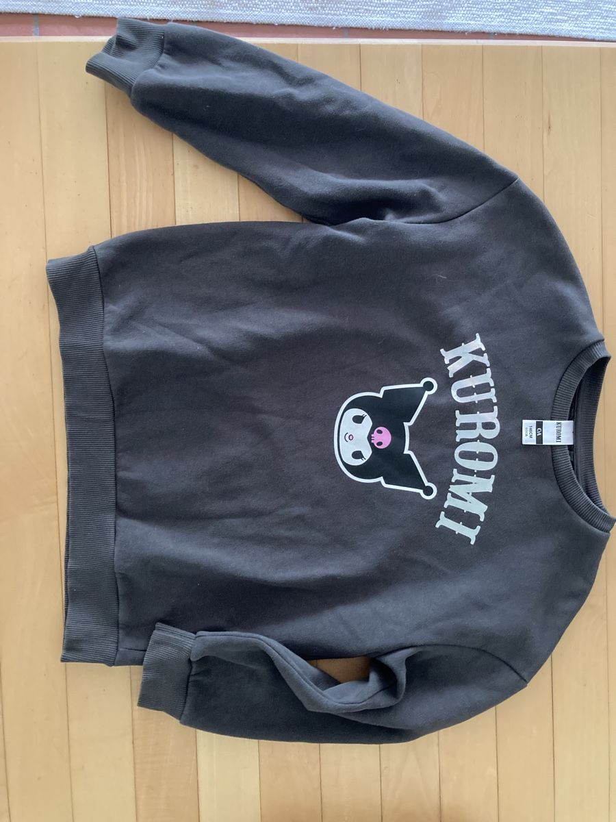 Pullover & Sweatshirts: Kuromi Pullover – Gebraucht aus St.Gallen von patpod
