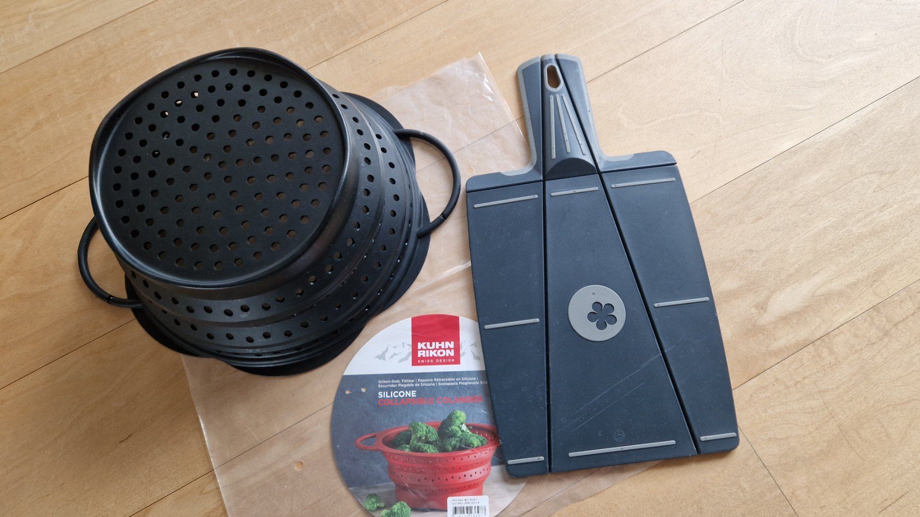 Kuhn Elettrodomestici da cucina: Kuhn Rikon foldable colander + cutting board, space saving – Nuovo (secondo la descrizione) da Adliswil venduto da fashionholic 1