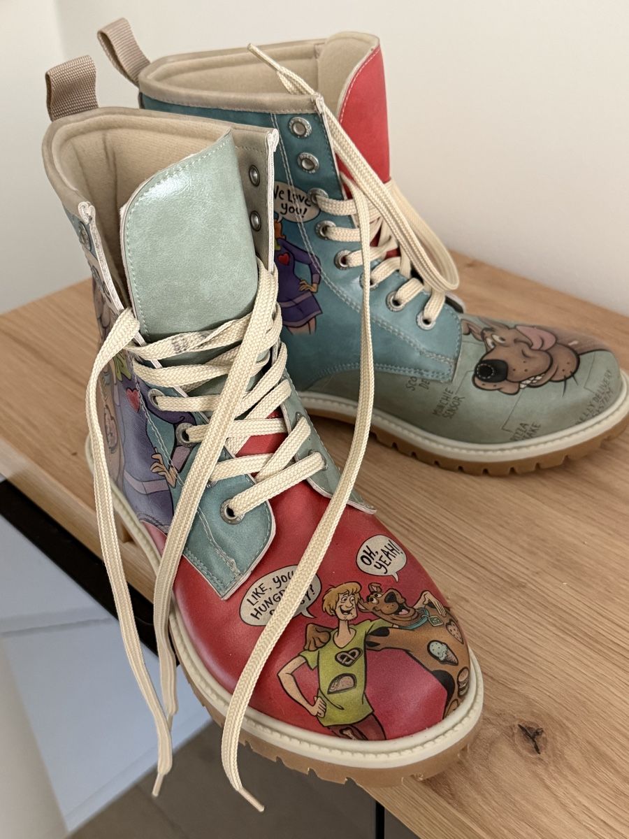 Chaussures femmes: Dogo boots 36 – D'occasion à Forel (Lavaux) par julie13 1