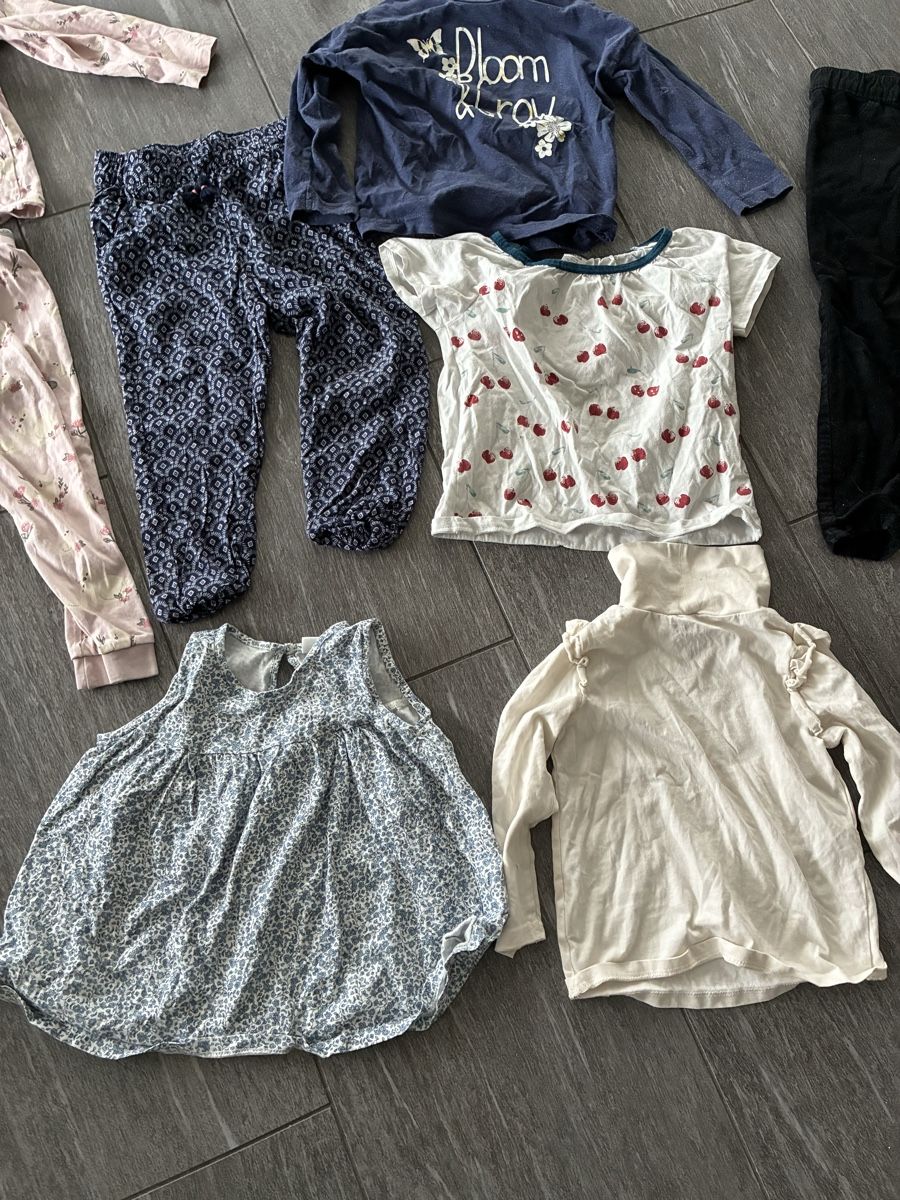 Lotti & Set di vestiti: Mädchen Kleiderpaket, 13-teilig, Grösse 104 – Usato da Muhen venduto da Sally203 4