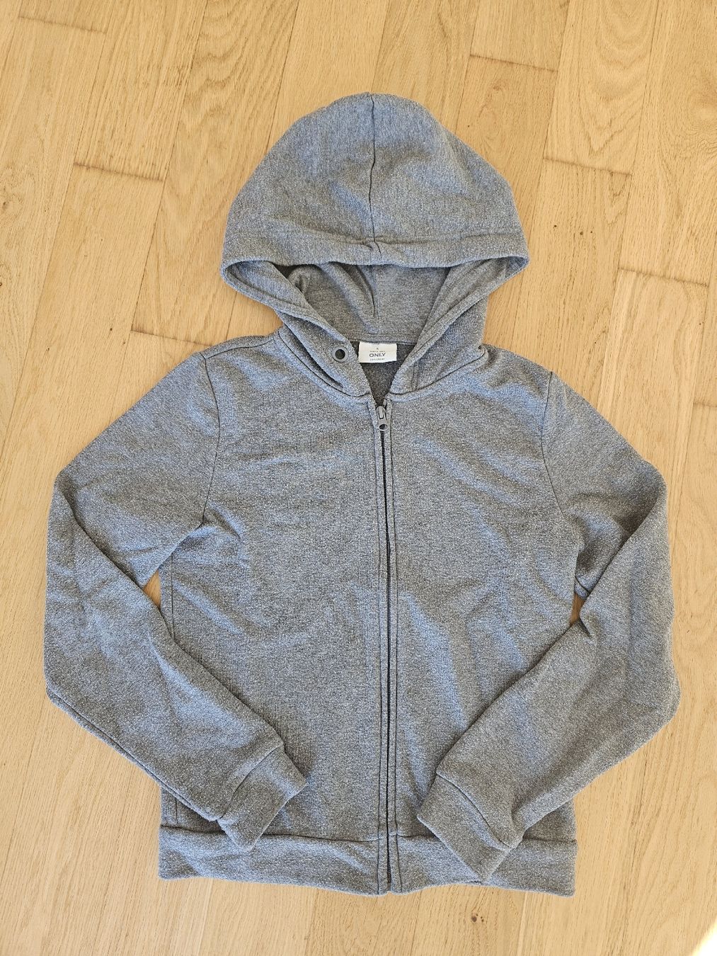 Only Maglioni & Felpe: Sweatjacke grau, Grösse S, Top Zustand! – Usato da Abtwil AG venduto da Ayline.a8