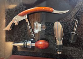Set pour le vin, bois & acier, jamais utilisé. Tire-bouchon