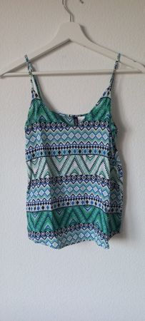 Top ärmellos H&M Gr. 34 blau-grün-schwarz-weiss gemustert