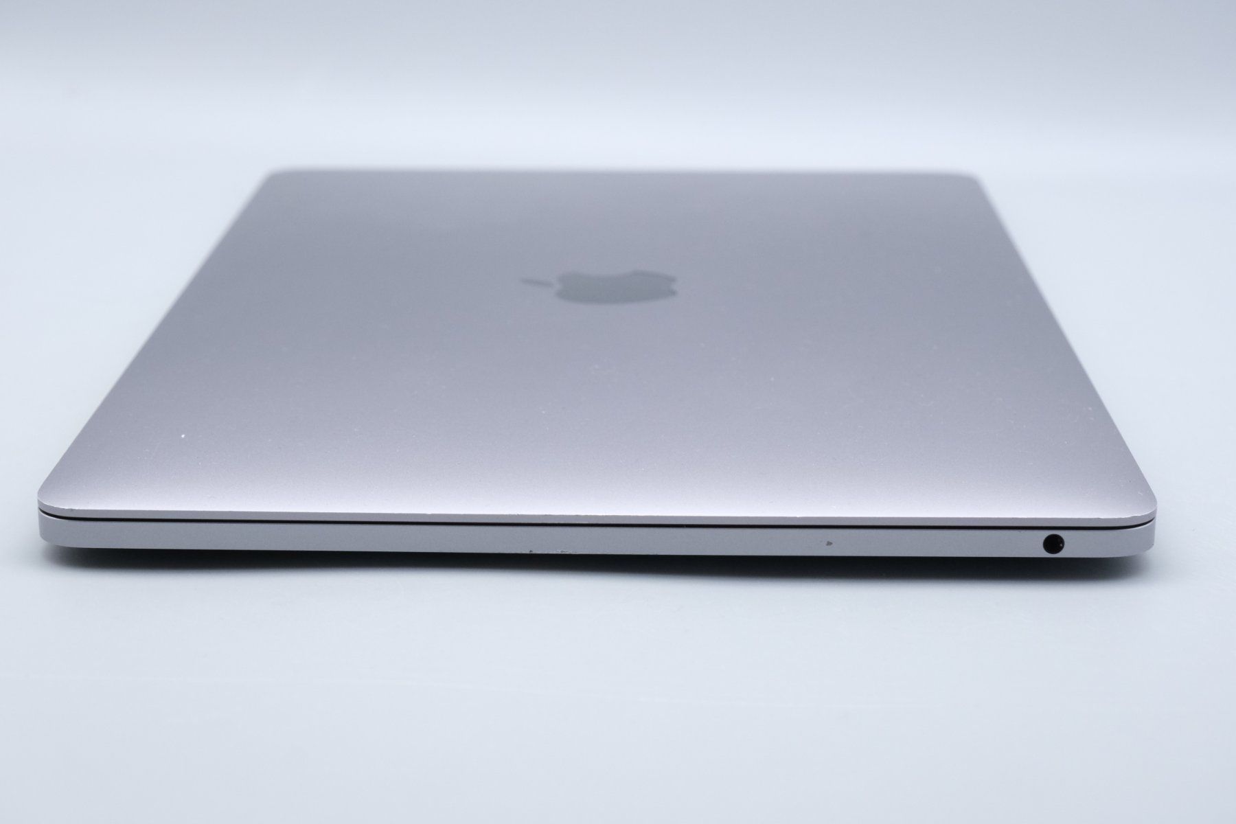 Apple Portables: Apple MacBook Pro 2019 13Zoll Touchbar ICloud Lock – D'occasion à Ramsen par Studio82 3
