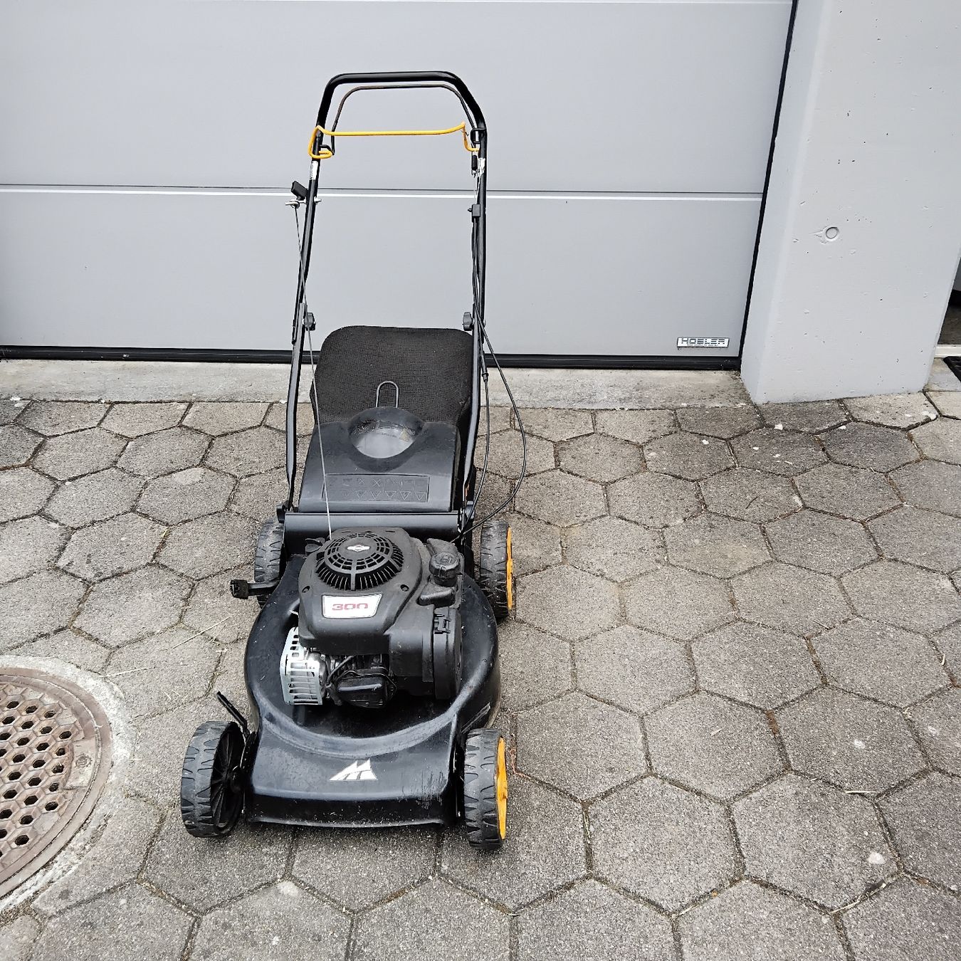 Tagliaerba: McCulloch Rasenmäher mit Briggs&Stratton 300 Motor  – Usato da Jonen venduto da Brokk 2